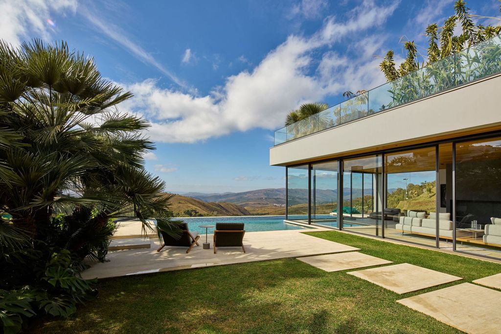 TA Residence a Hillside Haven by Anastasia Arquitetos 28