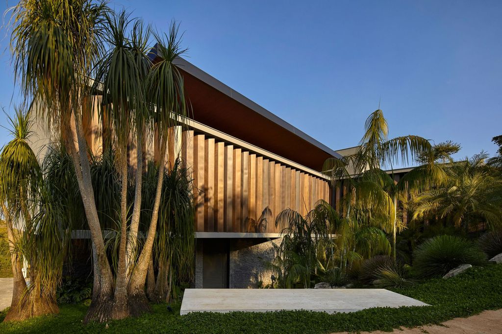 TA Residence a Hillside Haven by Anastasia Arquitetos 30