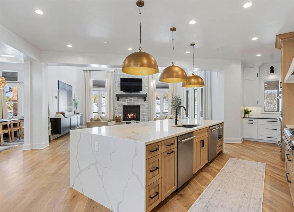 Transformed Masterpiece Contemporary and Elegant Colorado Residence for 4.25 Million 8