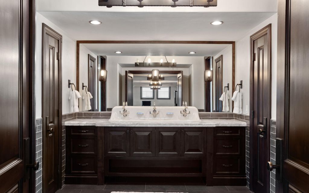 Utahs Premier Lake and Mountain View Estate Listed at 17.9 Million 32