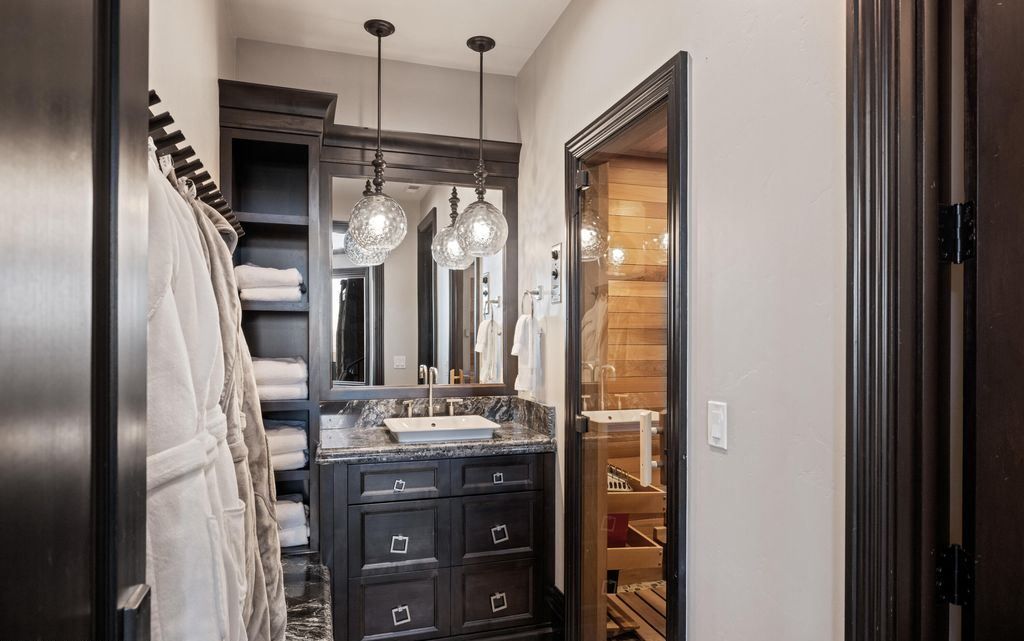 Utahs Premier Lake and Mountain View Estate Listed at 17.9 Million 44