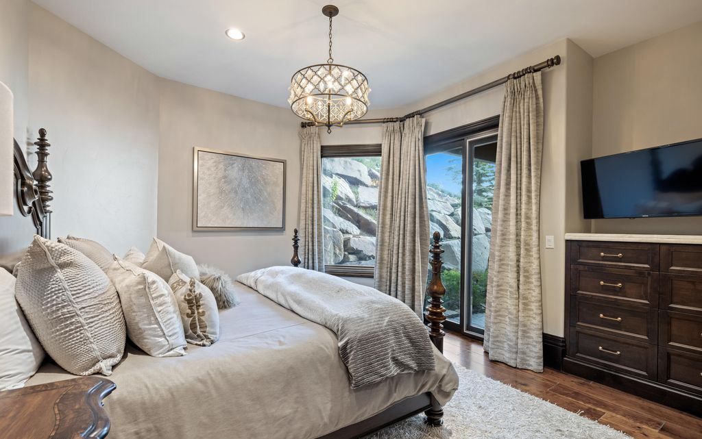 Utahs Premier Lake and Mountain View Estate Listed at 17.9 Million 52