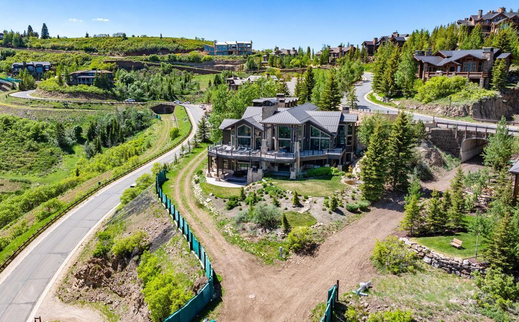 Utahs Premier Lake and Mountain View Estate Listed at 17.9 Million 64