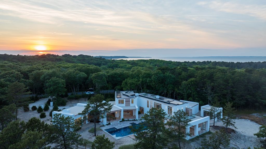 A 13.9 Million Architectural Gem by Lindy Woolcott of HRH Design Group in New York 2