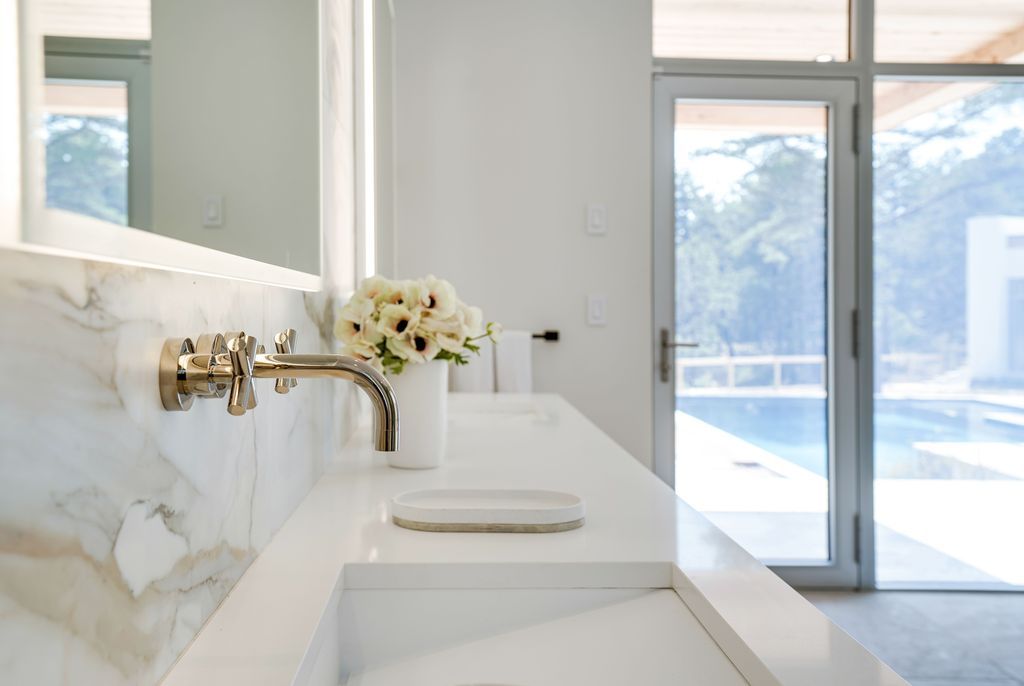A 13.9 Million Architectural Gem by Lindy Woolcott of HRH Design Group in New York 21
