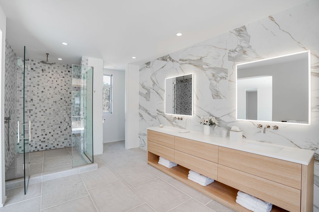 A 13.9 Million Architectural Gem by Lindy Woolcott of HRH Design Group in New York 22