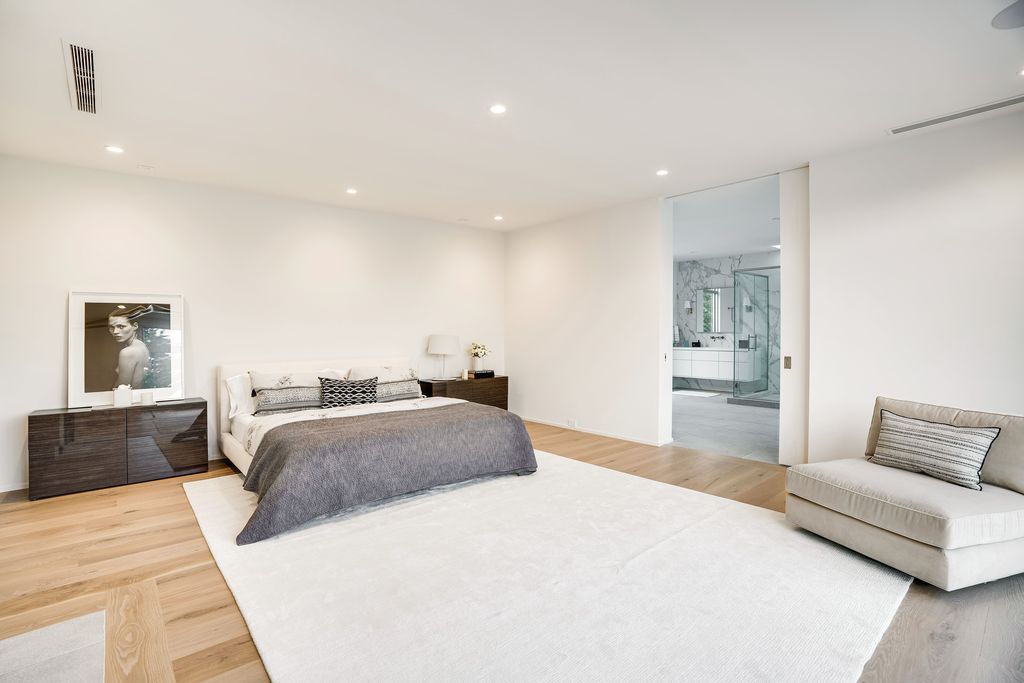 A 13.9 Million Architectural Gem by Lindy Woolcott of HRH Design Group in New York 24