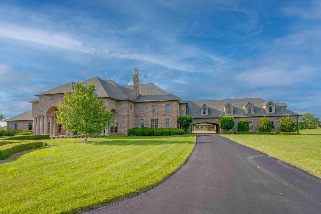A Luxurious 10 Acre Estate in Lexington Kentucky A True Masterpiece Asking for 6 Million 12