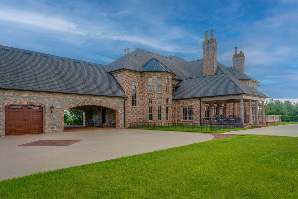 A Luxurious 10 Acre Estate in Lexington Kentucky A True Masterpiece Asking for 6 Million 16