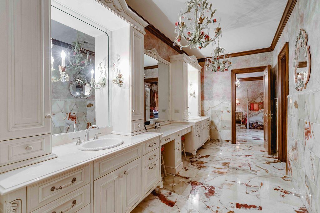 A Luxurious 10 Acre Estate in Lexington Kentucky A True Masterpiece Asking for 6 Million 35