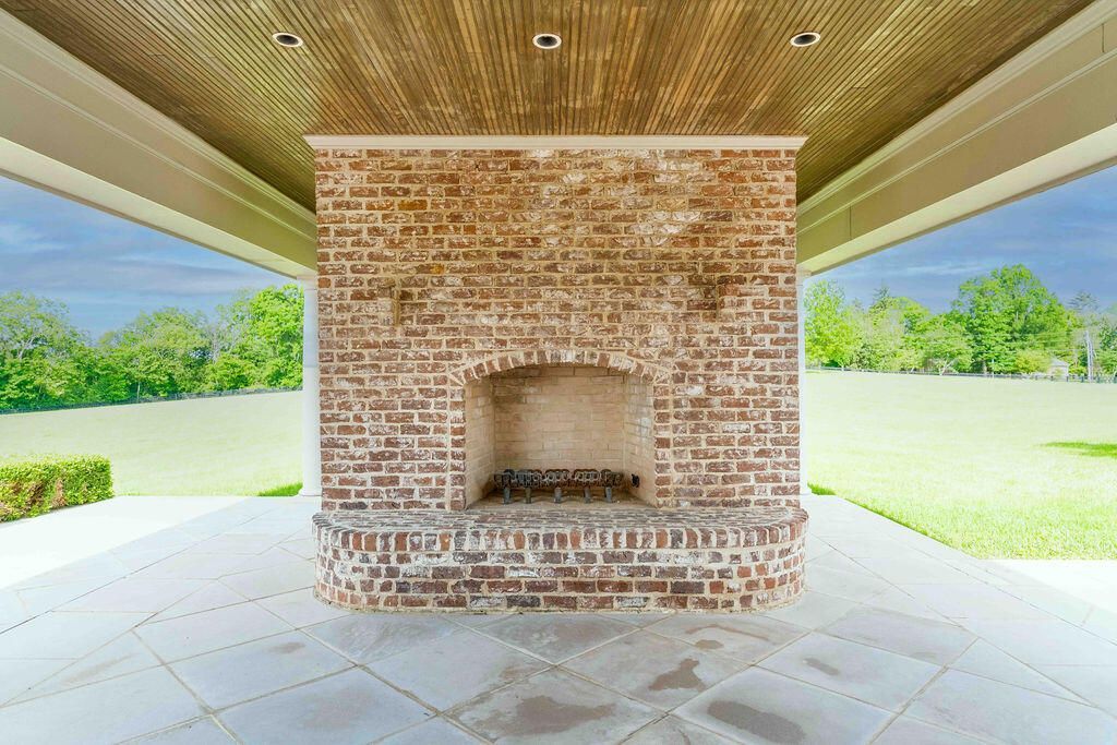 A Luxurious 10 Acre Estate in Lexington Kentucky A True Masterpiece Asking for 6 Million 38