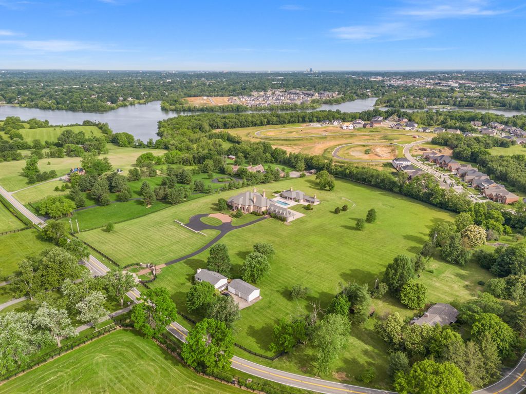 A Luxurious 10 Acre Estate in Lexington Kentucky A True Masterpiece Asking for 6 Million 7