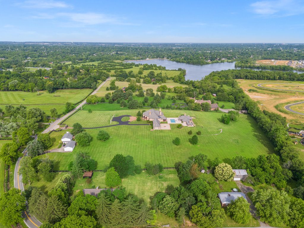 A Luxurious 10 Acre Estate in Lexington Kentucky A True Masterpiece Asking for 6 Million 8