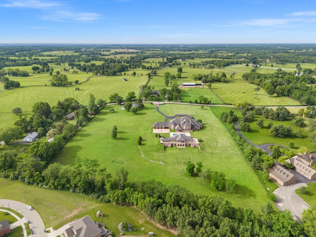 A Luxurious 10 Acre Estate in Lexington Kentucky A True Masterpiece Asking for 6 Million 9