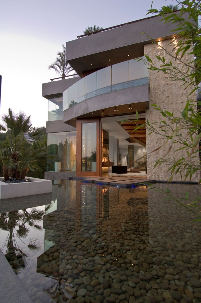 Beverly Grove House in CA by Whipple Russell Architects 7