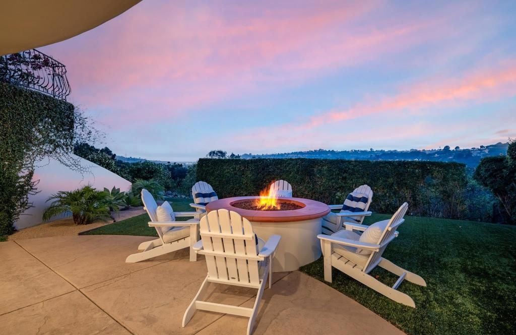 Chic Ocean View Treasure Ultimate Holiday at Home in California for 11.85 Million 24