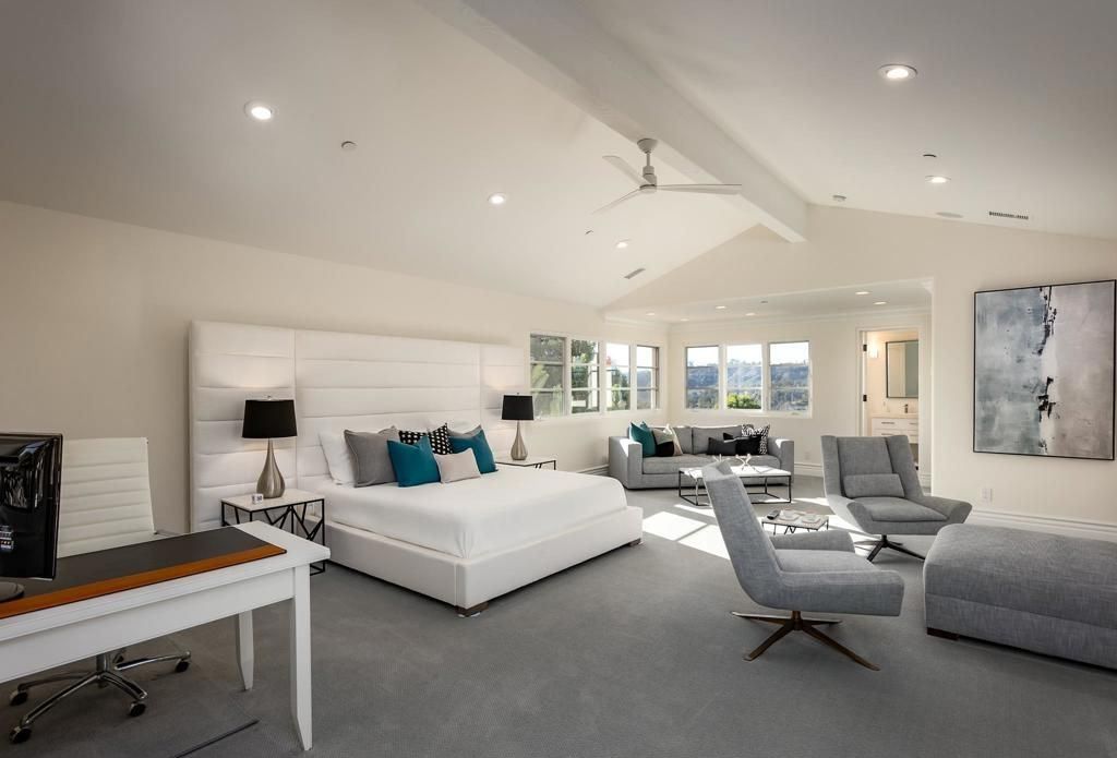 Chic Ocean View Treasure Ultimate Holiday at Home in California for 11.85 Million 32