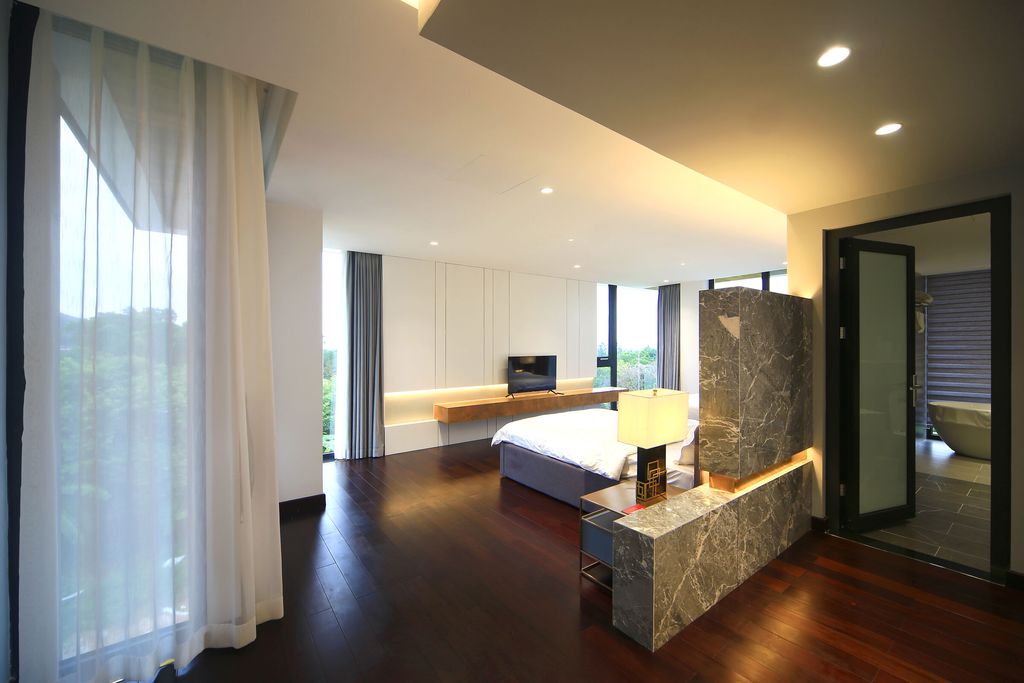 Climbing Roses Villa in Vietnam by ACCESS design lab