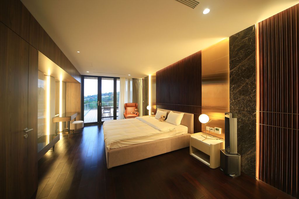 Climbing Roses Villa in Vietnam by ACCESS design lab