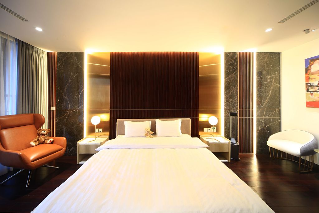 Climbing Roses Villa in Vietnam by ACCESS design lab