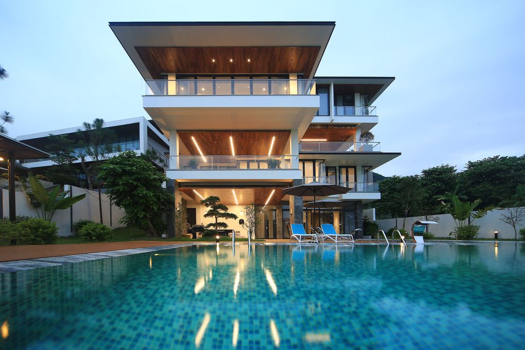 Climbing Roses Villa in Vietnam by ACCESS design lab