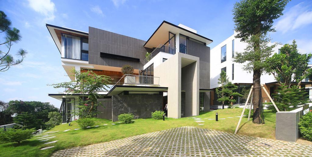 Climbing Roses Villa in Vietnam by ACCESS design lab 34