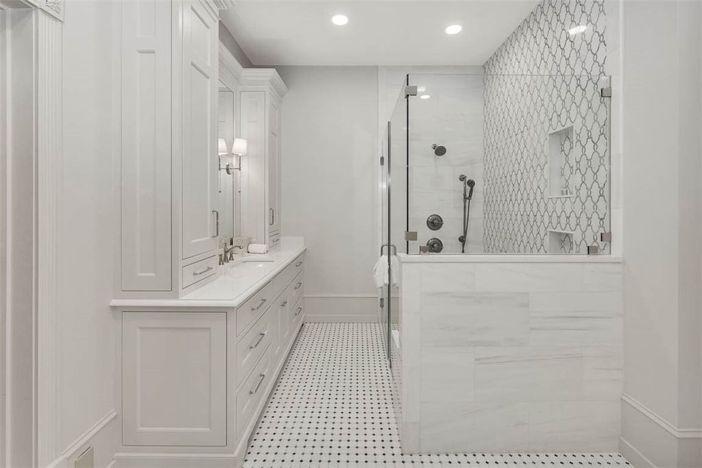 Estate with Impeccable Architecture and Open Floor Plan Listed at 8.95 Million in Georgia 31