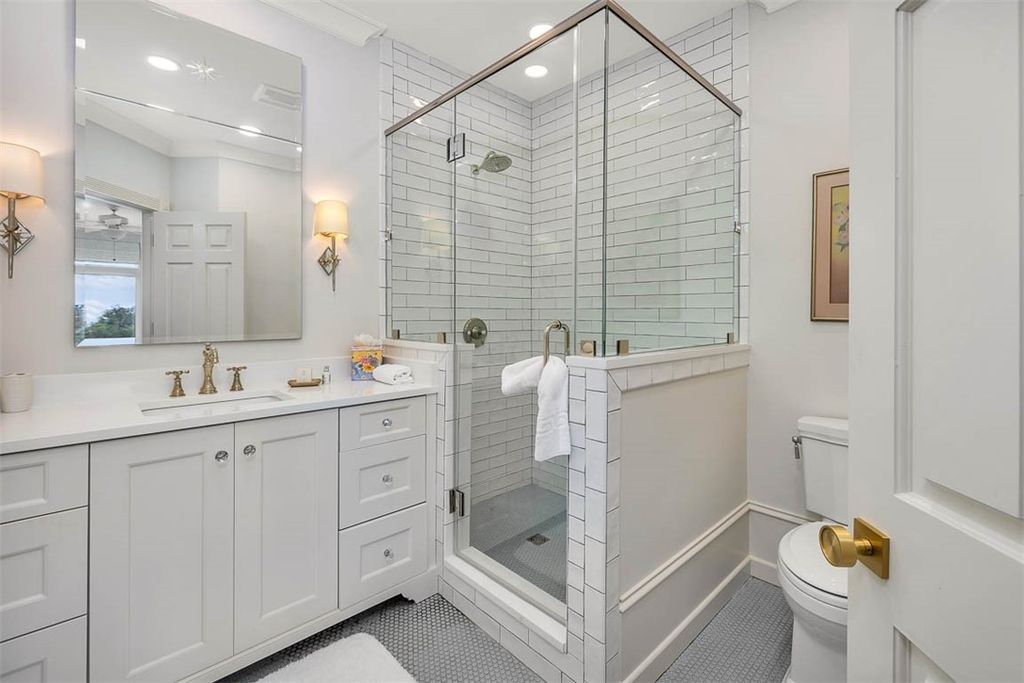 Estate with Impeccable Architecture and Open Floor Plan Listed at 8.95 Million in Georgia 46