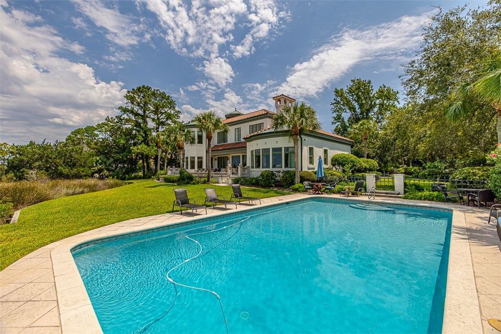 Estate with Impeccable Architecture and Open Floor Plan Listed at 8.95 Million in Georgia 56