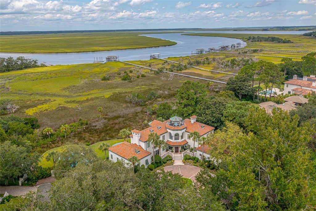 Estate with Impeccable Architecture and Open Floor Plan Listed at 8.95 Million in Georgia 8
