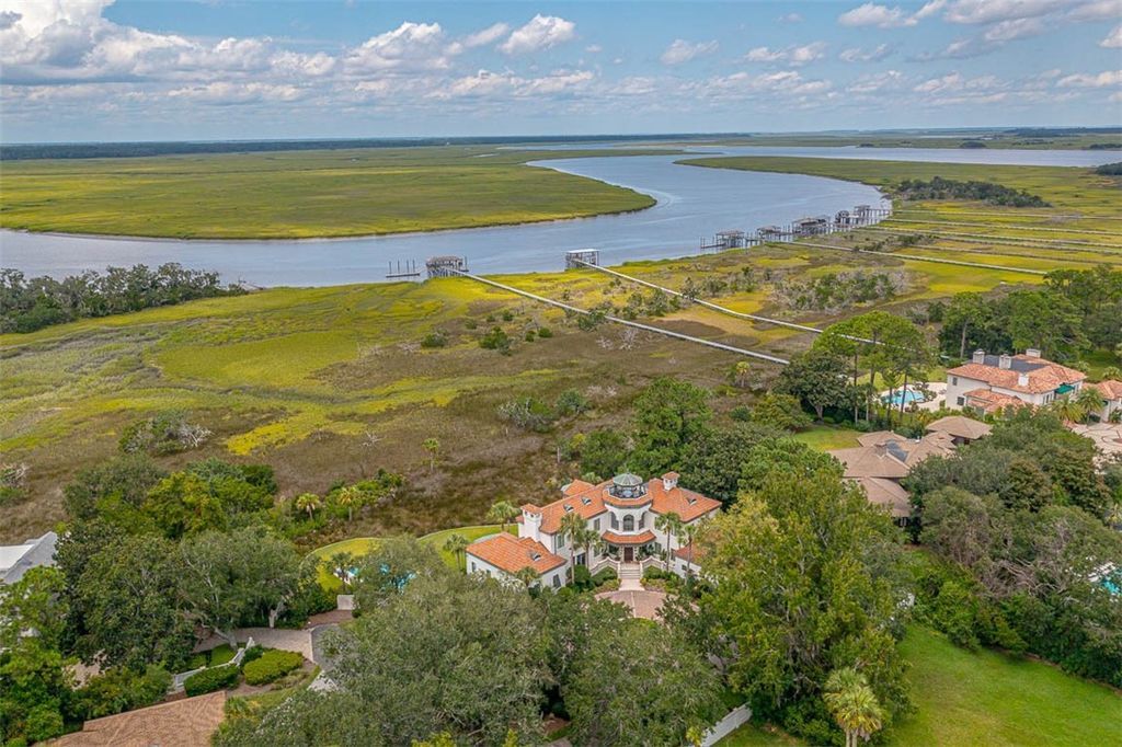 Estate with Impeccable Architecture and Open Floor Plan Listed at 8.95 Million in Georgia 9