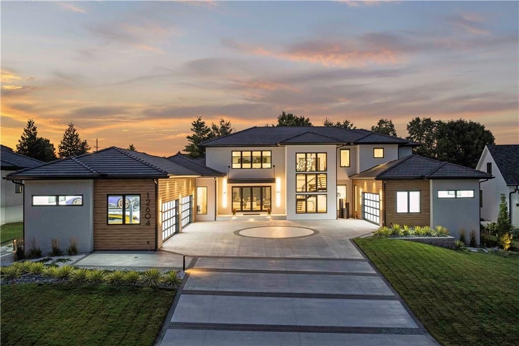 Evan Talan Designed Luxury An Architectural Gem with Light Filled Spaces in Kansas for 5 Million 1