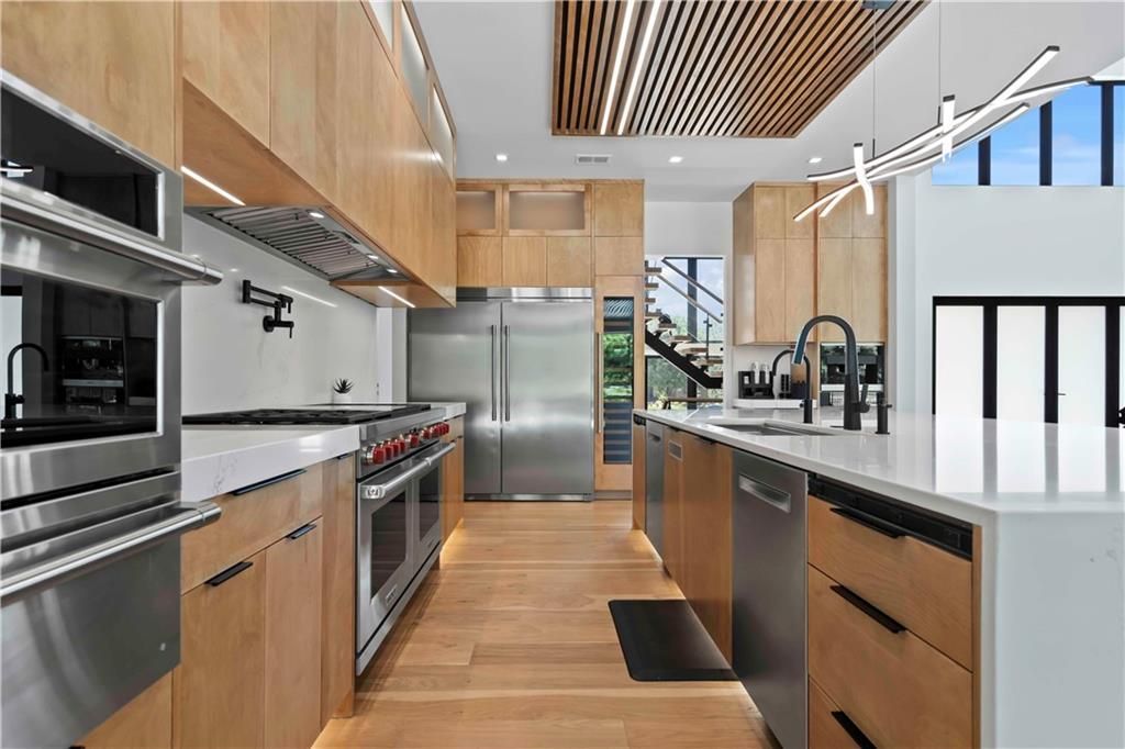 Evan Talan Designed Luxury An Architectural Gem with Light Filled Spaces in Kansas for 5 Million 13
