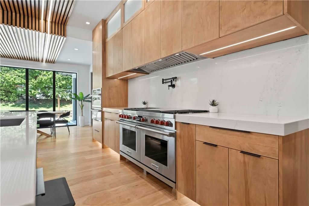 Evan Talan Designed Luxury An Architectural Gem with Light Filled Spaces in Kansas for 5 Million 14