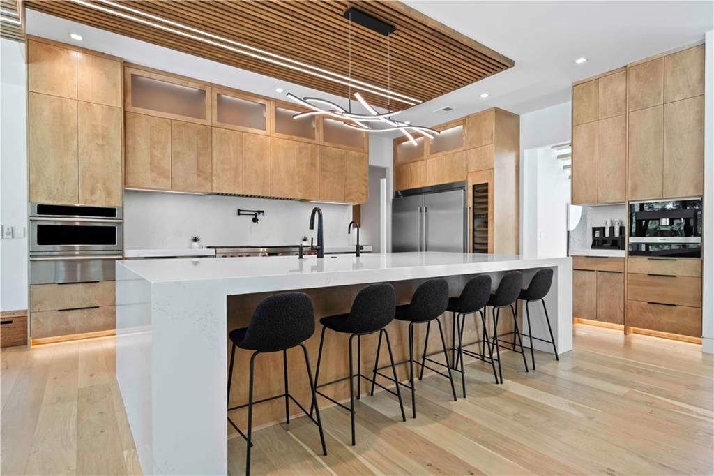 Evan Talan Designed Luxury An Architectural Gem with Light Filled Spaces in Kansas for 5 Million 15