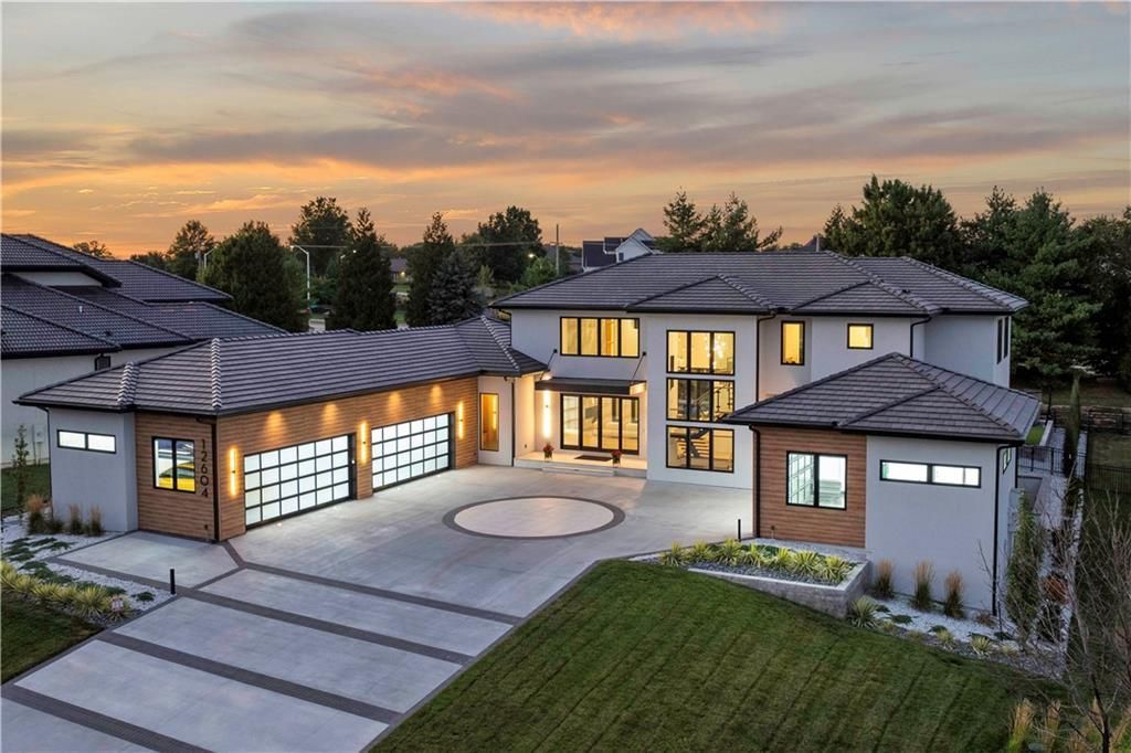 Evan Talan Designed Luxury An Architectural Gem with Light Filled Spaces in Kansas for 5 Million 2