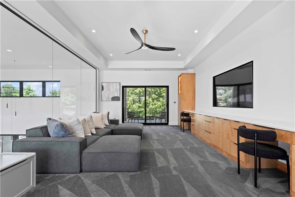 Evan Talan Designed Luxury An Architectural Gem with Light Filled Spaces in Kansas for 5 Million 38