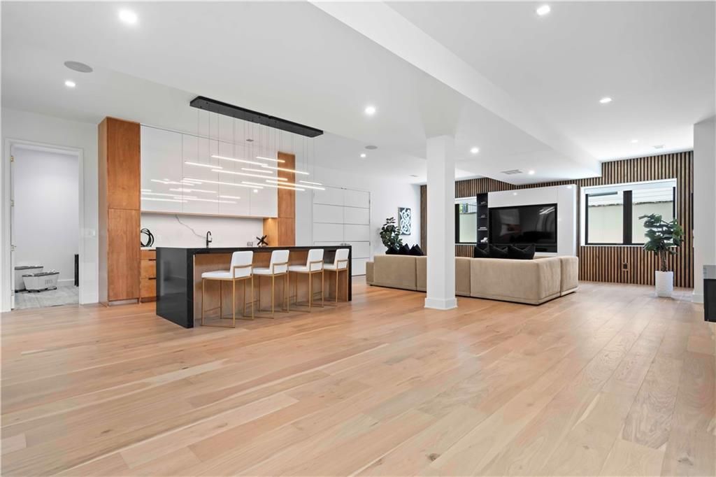 Evan Talan Designed Luxury An Architectural Gem with Light Filled Spaces in Kansas for 5 Million 49