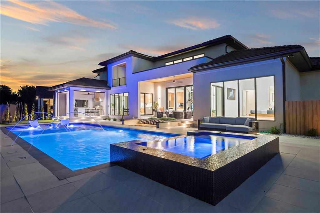 Evan Talan Designed Luxury An Architectural Gem with Light Filled Spaces in Kansas for 5 Million 71