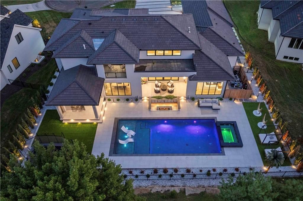 Evan Talan Designed Luxury An Architectural Gem with Light Filled Spaces in Kansas for 5 Million 74