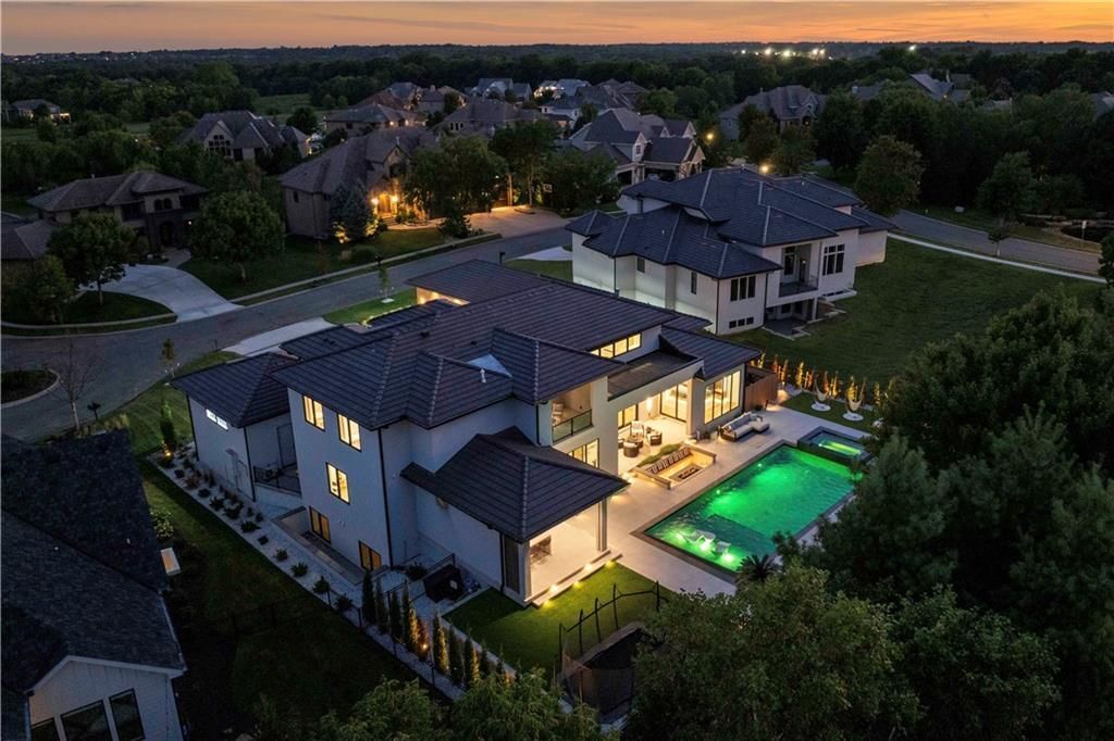 Evan Talan Designed Luxury An Architectural Gem with Light Filled Spaces in Kansas for 5 Million 76