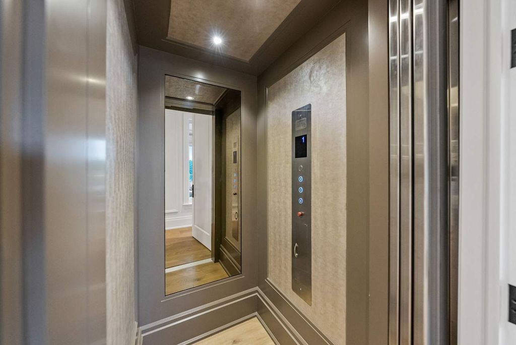 Extraordinary Fully Renovated Home by Award Winning Builder Chatsworth Fine Homes in Ontario for C18.8 Million 10