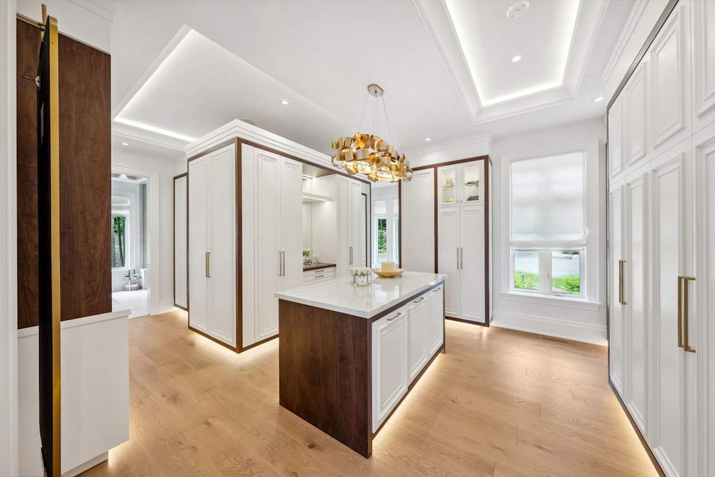 Extraordinary Fully Renovated Home by Award Winning Builder Chatsworth Fine Homes in Ontario for C18.8 Million 14