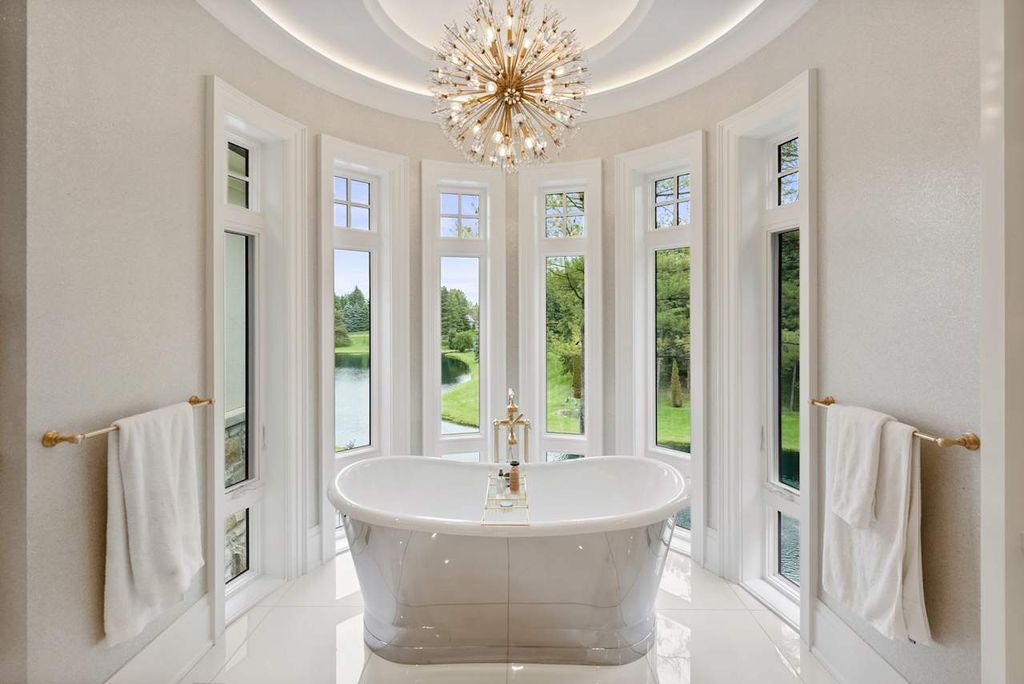 Extraordinary Fully Renovated Home by Award Winning Builder Chatsworth Fine Homes in Ontario for C18.8 Million 16