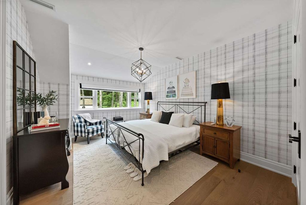 Extraordinary Fully Renovated Home by Award Winning Builder Chatsworth Fine Homes in Ontario for C18.8 Million 21
