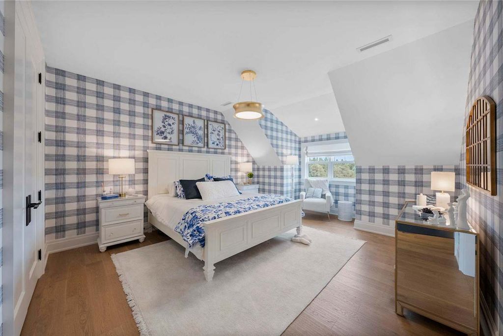 Extraordinary Fully Renovated Home by Award Winning Builder Chatsworth Fine Homes in Ontario for C18.8 Million 22