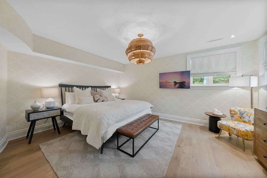 Extraordinary Fully Renovated Home by Award Winning Builder Chatsworth Fine Homes in Ontario for C18.8 Million 28