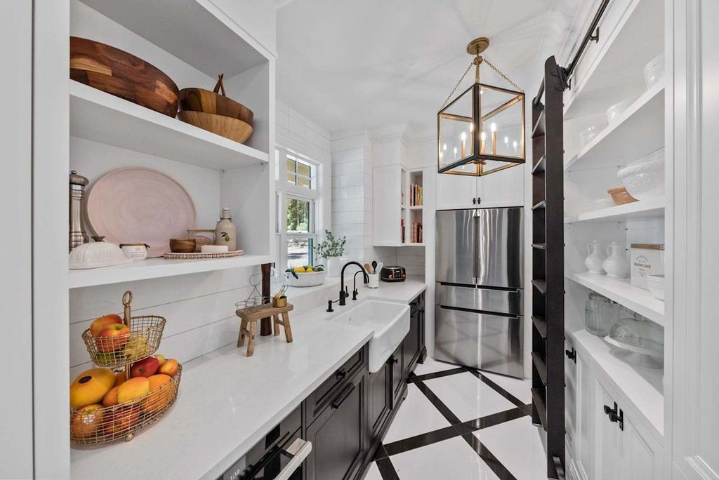 Extraordinary Fully Renovated Home by Award Winning Builder Chatsworth Fine Homes in Ontario for C18.8 Million 3