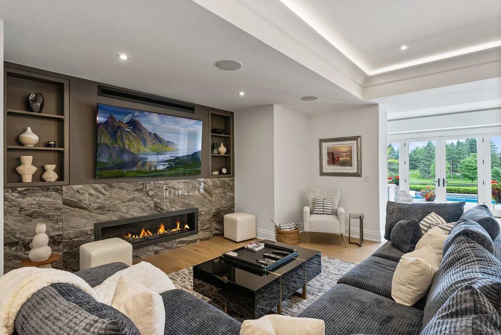 Extraordinary Fully Renovated Home by Award Winning Builder Chatsworth Fine Homes in Ontario for C18.8 Million 30