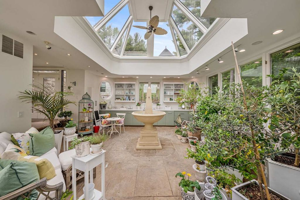Extraordinary Fully Renovated Home by Award Winning Builder Chatsworth Fine Homes in Ontario for C18.8 Million 32
